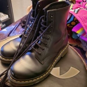 Black dr.martens 7